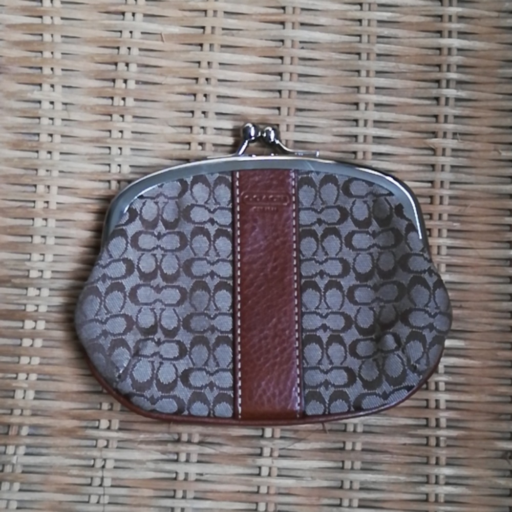 Vintage Coach Kiss lock Coin Purse